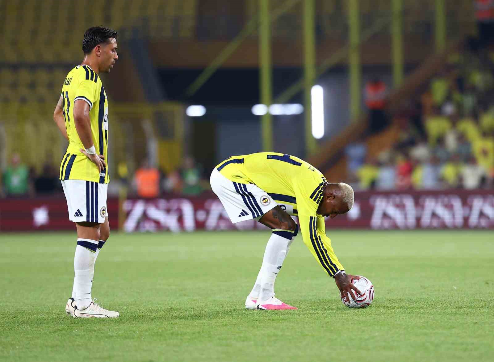 UEFA Şampiyonlar Ligi: Fenerbahçe: 1 - Gornik Zabrze: 0 (İlk yarı) 16 uefa sampiyonlar ligi fenerbahce 1 gornik zabrze 0 ilk yari 12 qiaRkDcc