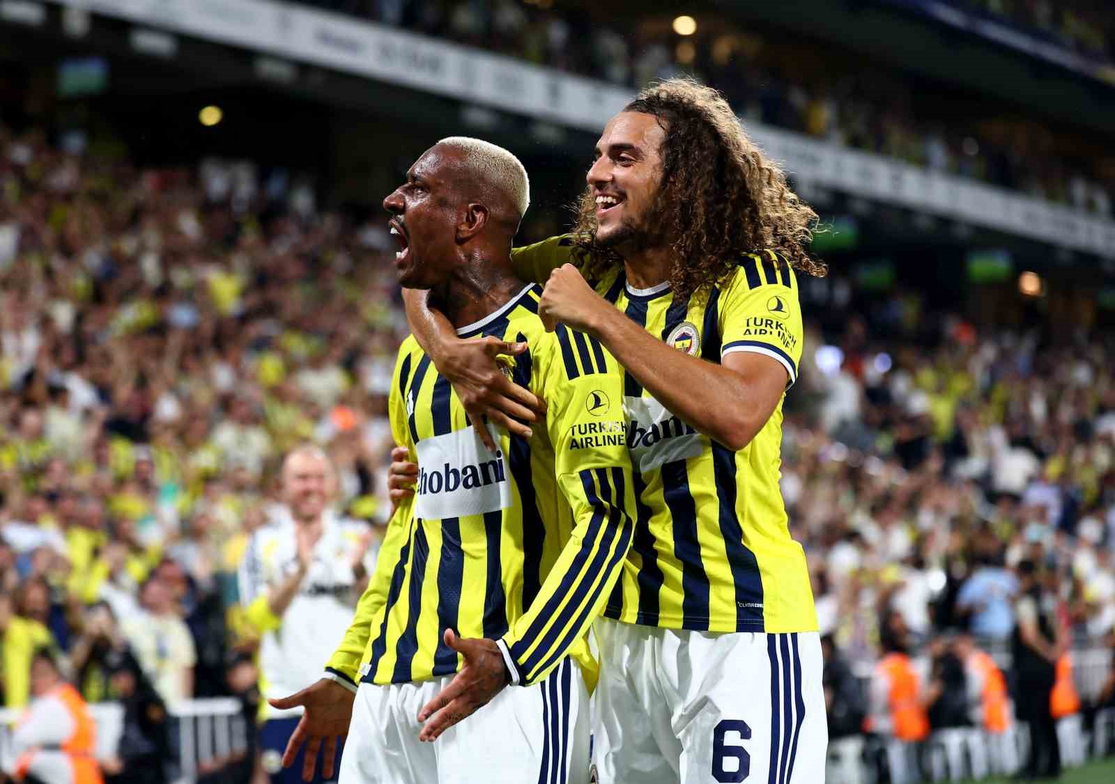 UEFA Şampiyonlar Ligi: Fenerbahçe: 1 - Gornik Zabrze: 0 (İlk yarı) 24 uefa sampiyonlar ligi fenerbahce 1 gornik zabrze 0 ilk yari 20