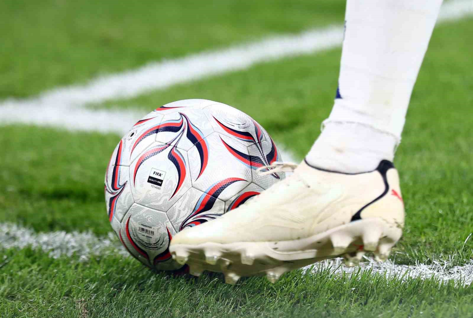 UEFA Şampiyonlar Ligi: Fenerbahçe: 1 - Gornik Zabrze: 0 (İlk yarı) 9 uefa sampiyonlar ligi fenerbahce 1 gornik zabrze 0 ilk yari 5 AqZQNR3W
