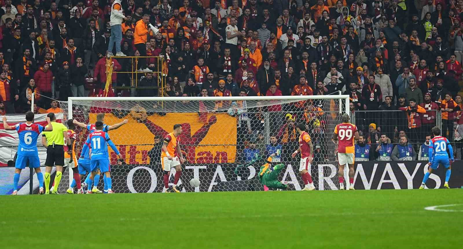 uefa sampiyonlar ligi galatasaray 0 atletico madrid 1 mac devam ediyor 33 UhmEzWL9