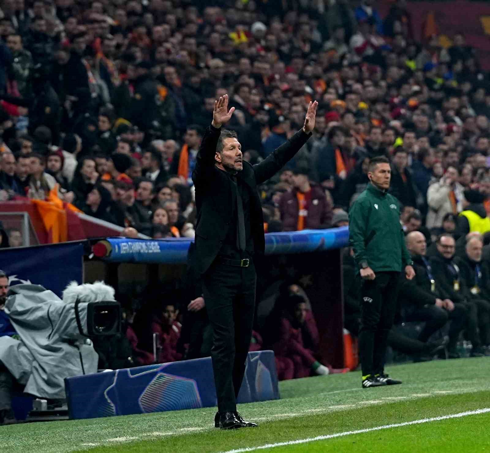 uefa sampiyonlar ligi galatasaray 1 atletico madrid 1 ilk yari 16 hQvcarB6