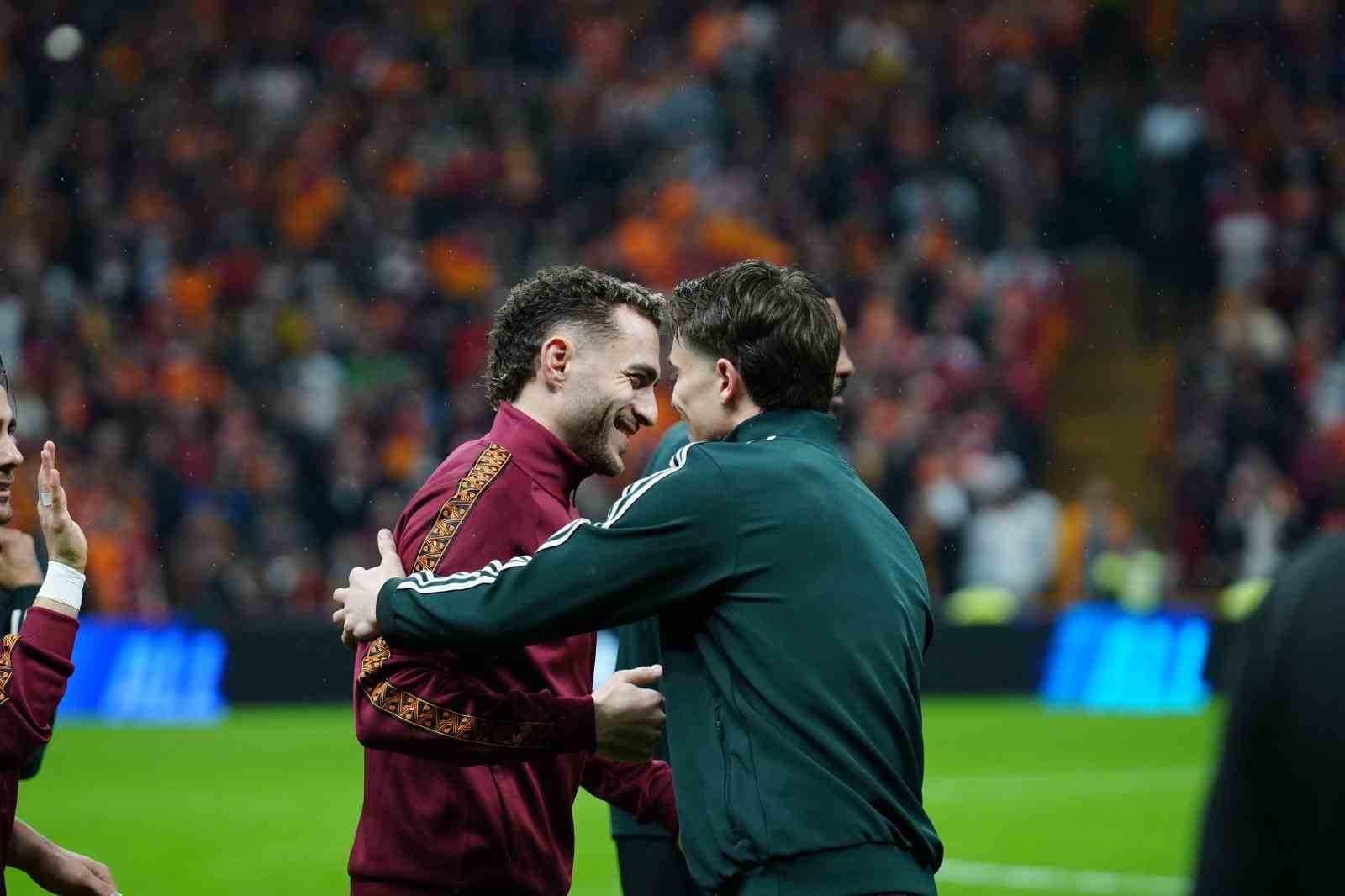 uefa sampiyonlar ligi galatasaray 1 juventus 0 mac devam ediyor 15 P2QnkOIf