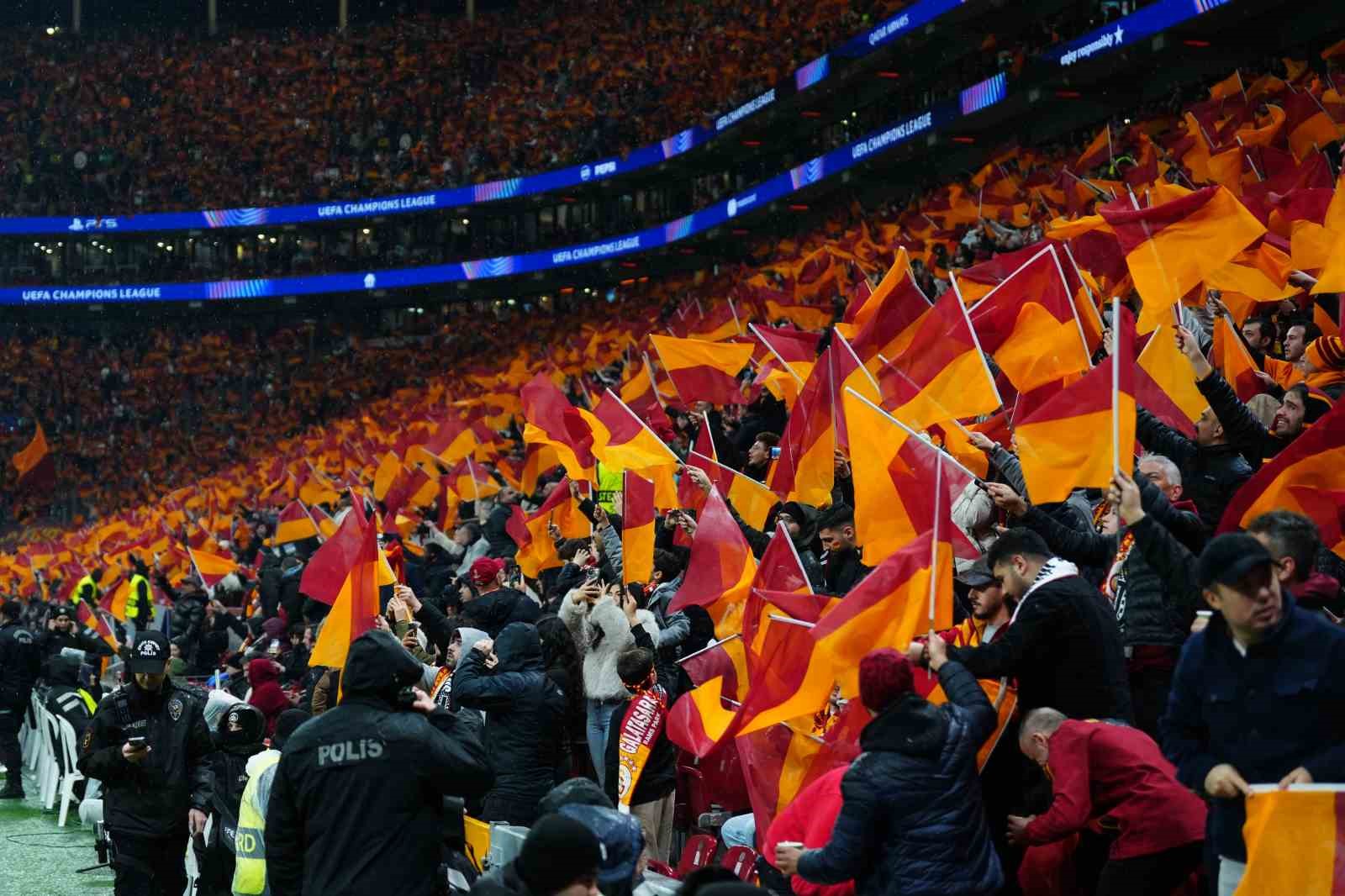 uefa sampiyonlar ligi galatasaray 1 juventus 0 mac devam ediyor 2 yKZNwF4e
