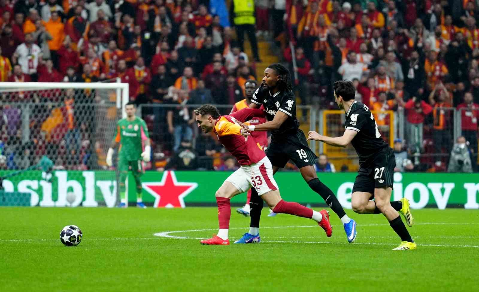 uefa sampiyonlar ligi galatasaray 1 juventus 0 mac devam ediyor 20 eCEFRl5T