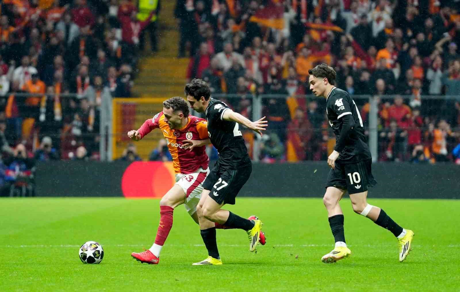 uefa sampiyonlar ligi galatasaray 1 juventus 0 mac devam ediyor 23 MC8OPCua