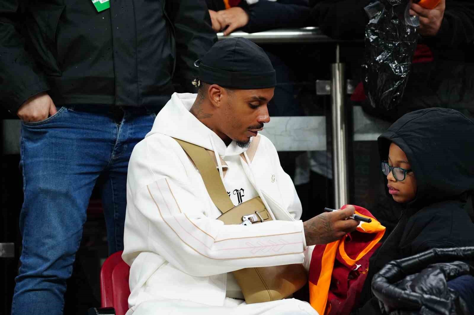 uefa sampiyonlar ligi galatasaray 1 juventus 0 mac devam ediyor 9 PyYk2EhW
