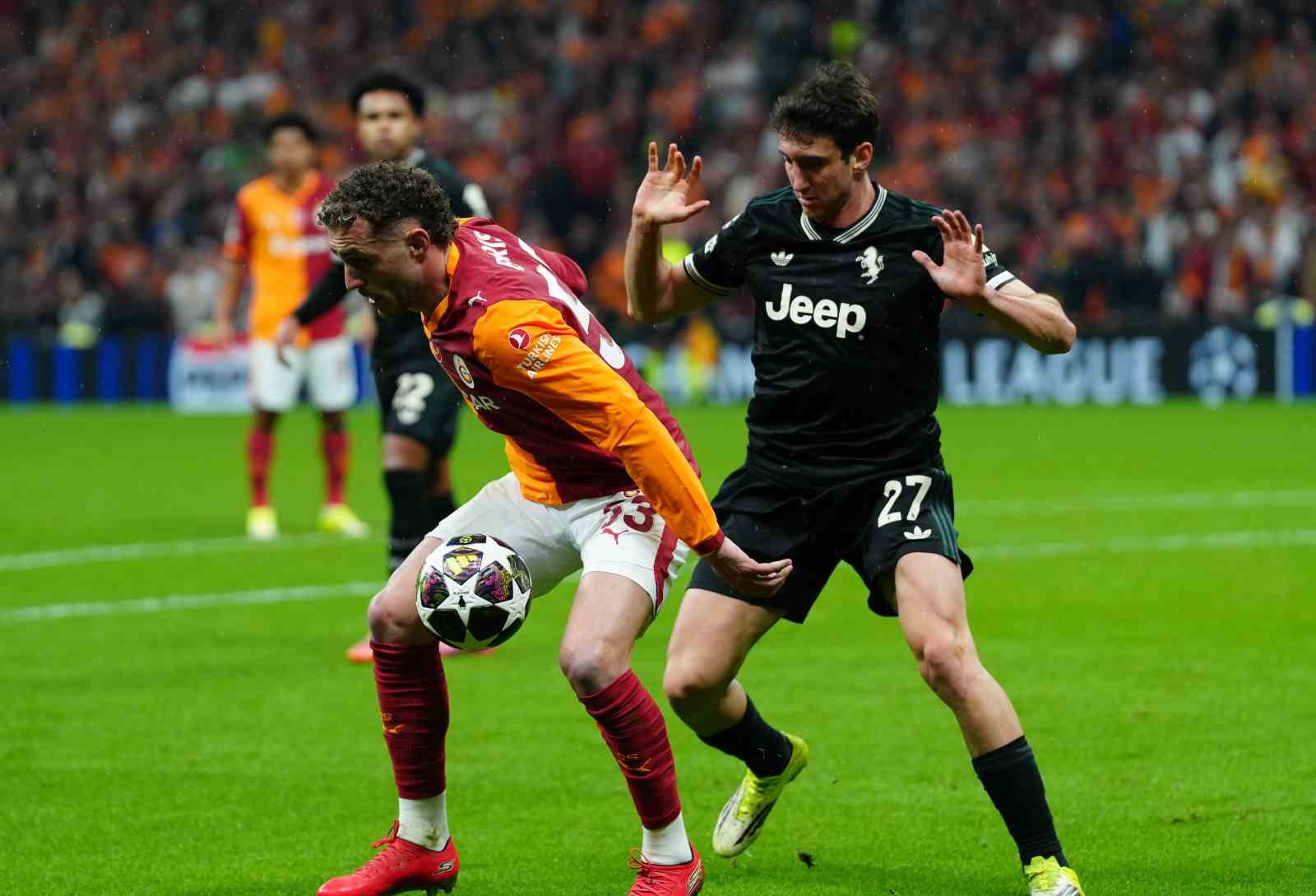 uefa sampiyonlar ligi galatasaray 1 juventus 2 ilk yari 11 hhAVS8ih