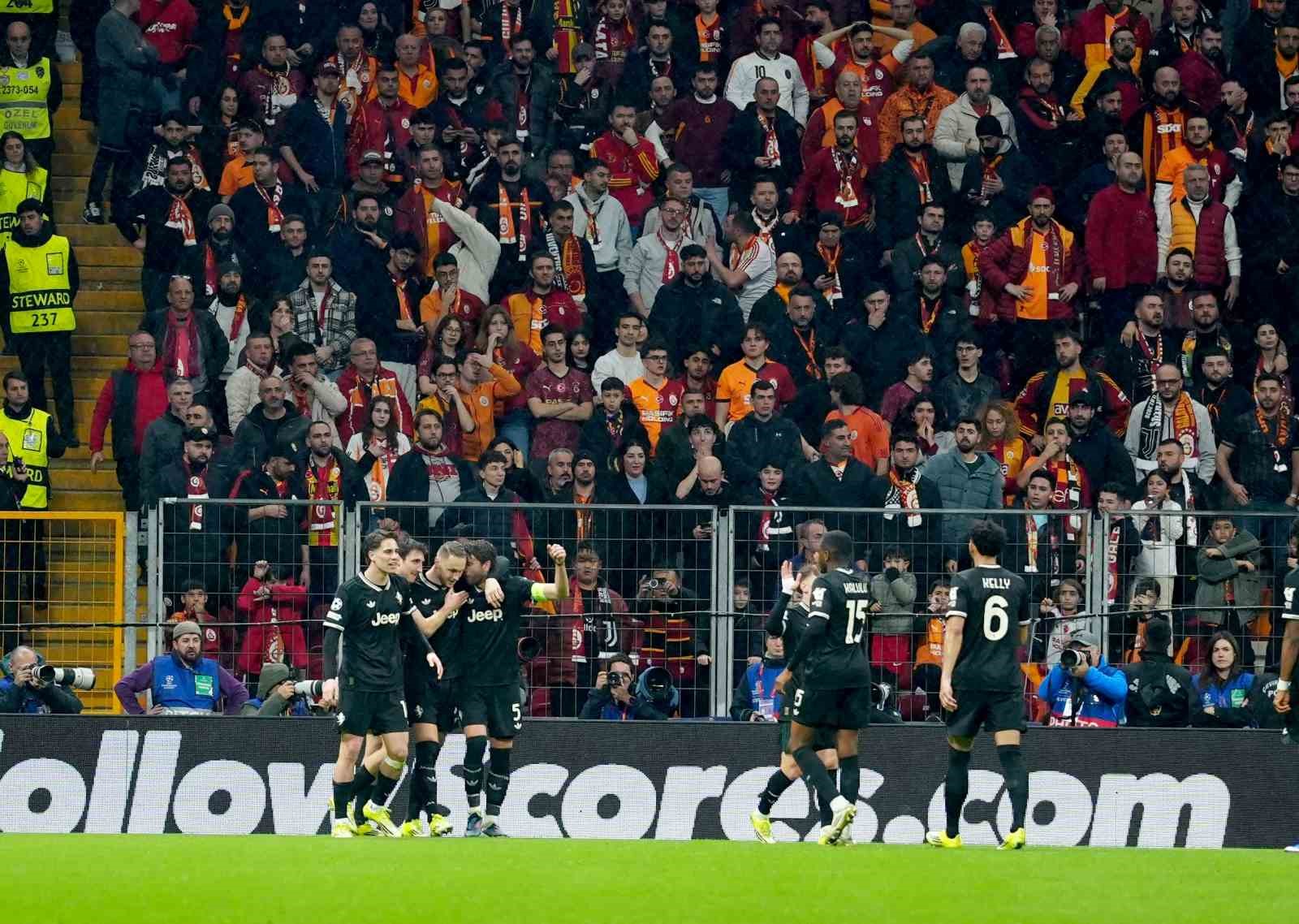 uefa sampiyonlar ligi galatasaray 1 juventus 2 ilk yari 17