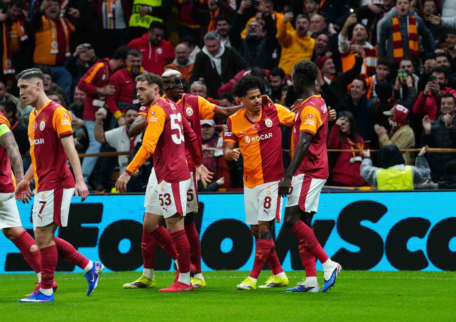 uefa sampiyonlar ligi galatasaray 1 juventus 2 ilk yari 3 CBTgskC5