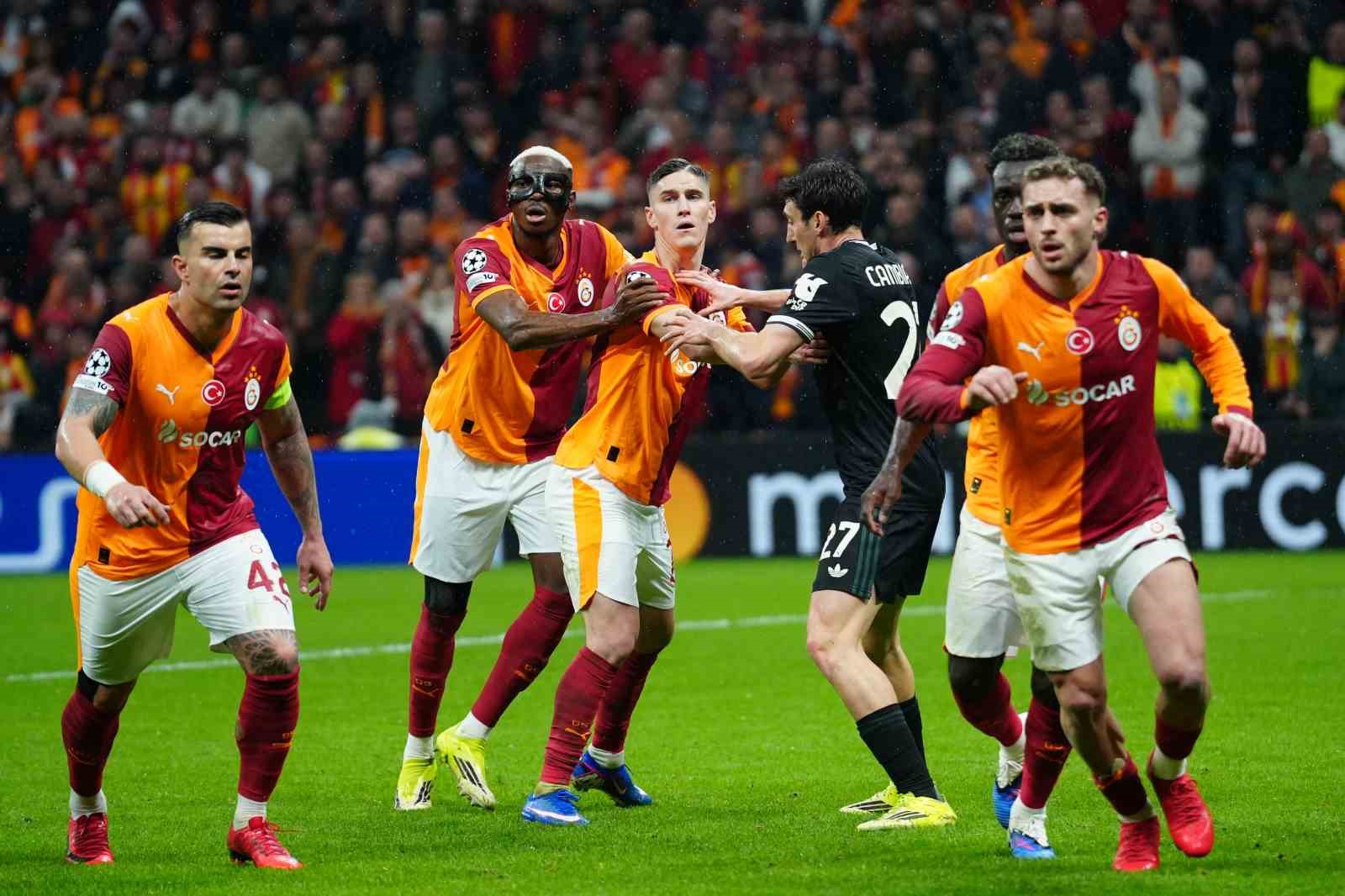 uefa sampiyonlar ligi galatasaray 1 juventus 2 ilk yari 31 clC71B6n