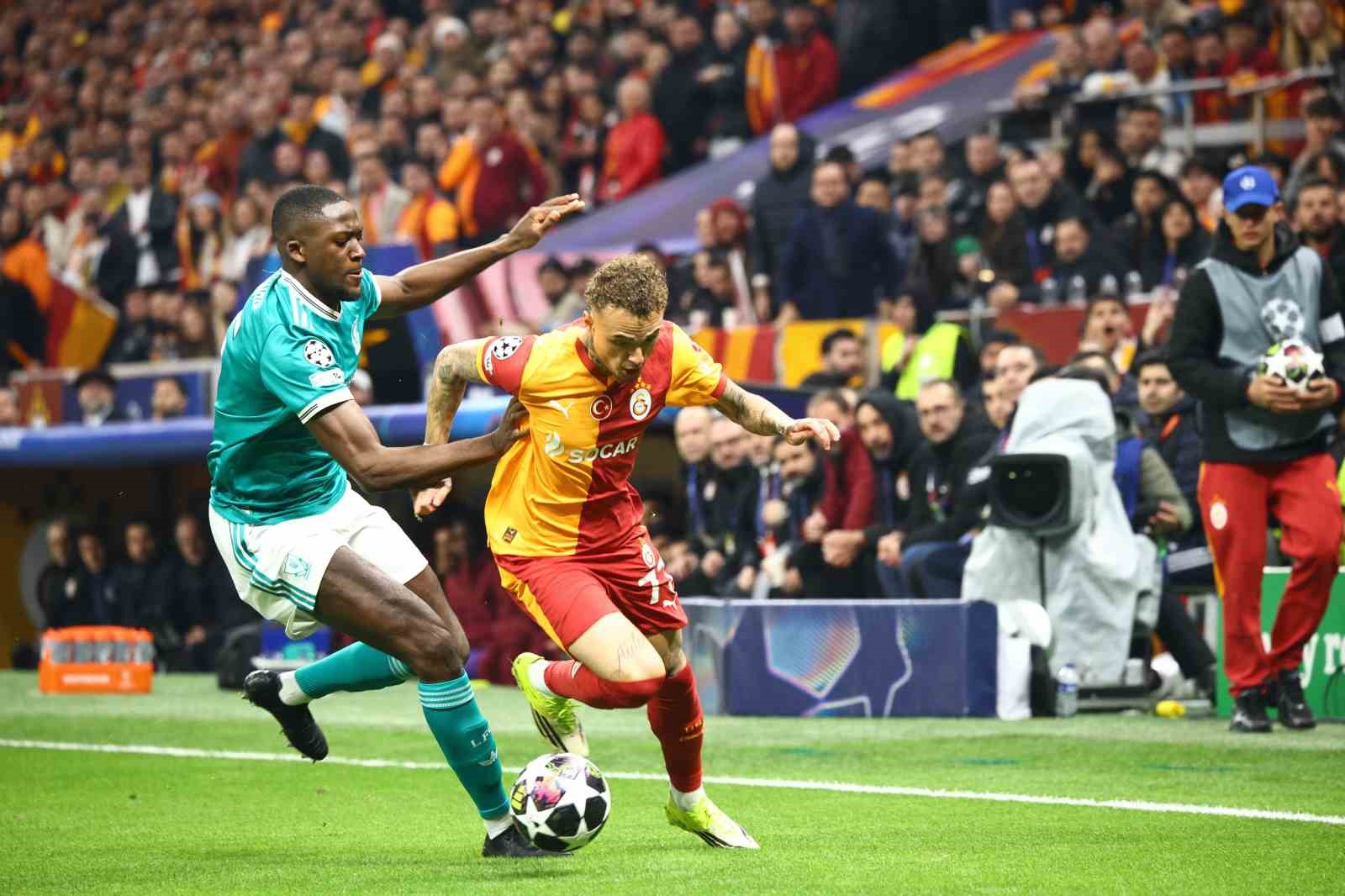 uefa sampiyonlar ligi galatasaray 1 liverpool 0 mac devam ediyor 12 jFkYP7Lc