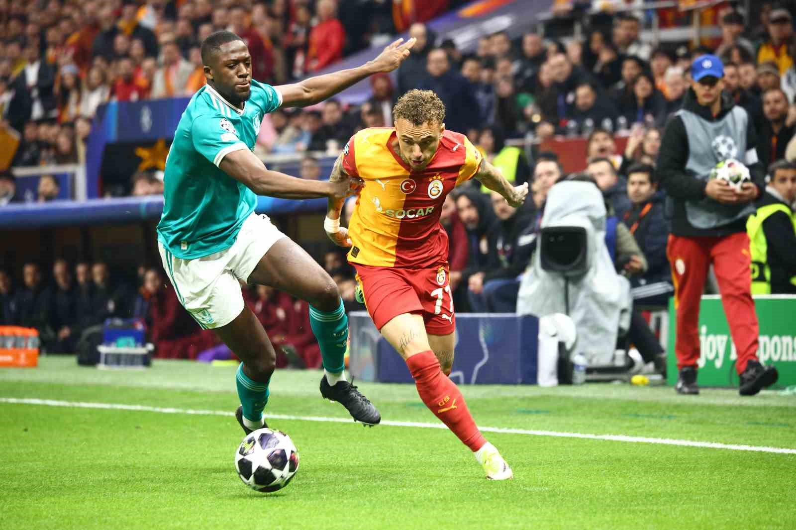 uefa sampiyonlar ligi galatasaray 1 liverpool 0 mac devam ediyor 13 EeUGEFNt