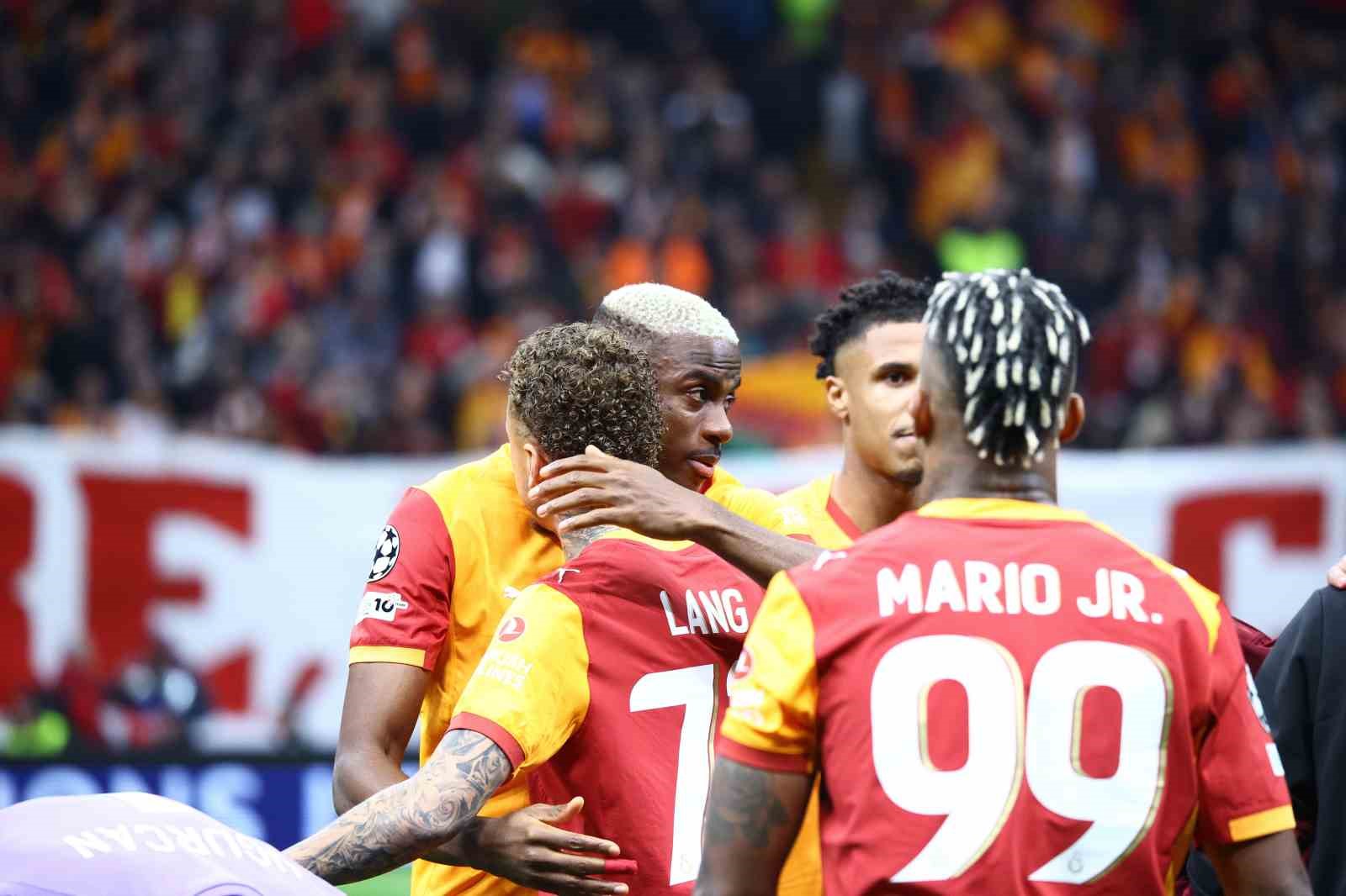 uefa sampiyonlar ligi galatasaray 1 liverpool 0 mac devam ediyor 2 bVDU2yPO