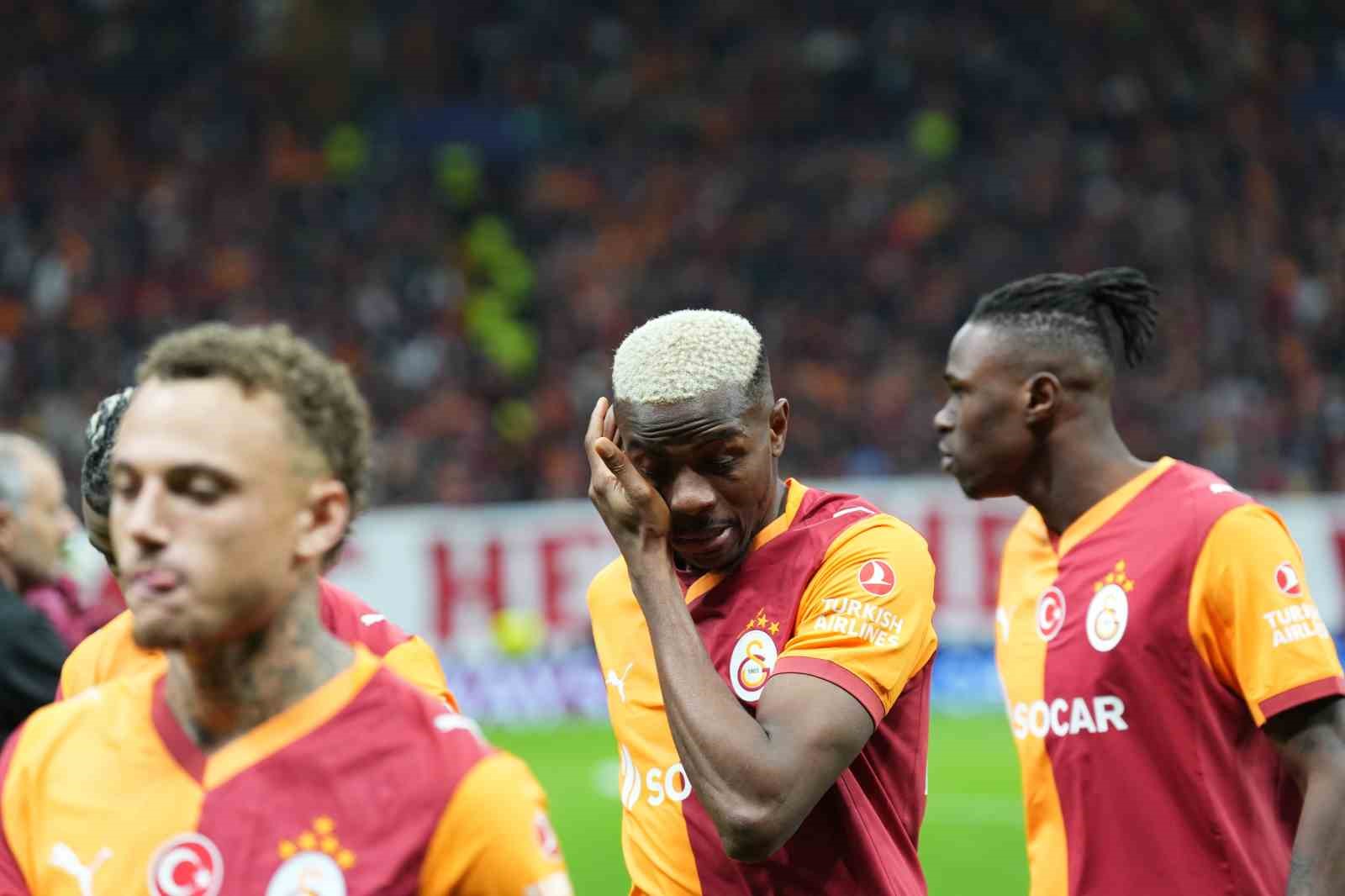 uefa sampiyonlar ligi galatasaray 1 liverpool 0 mac devam ediyor 25 5vJpNd6b