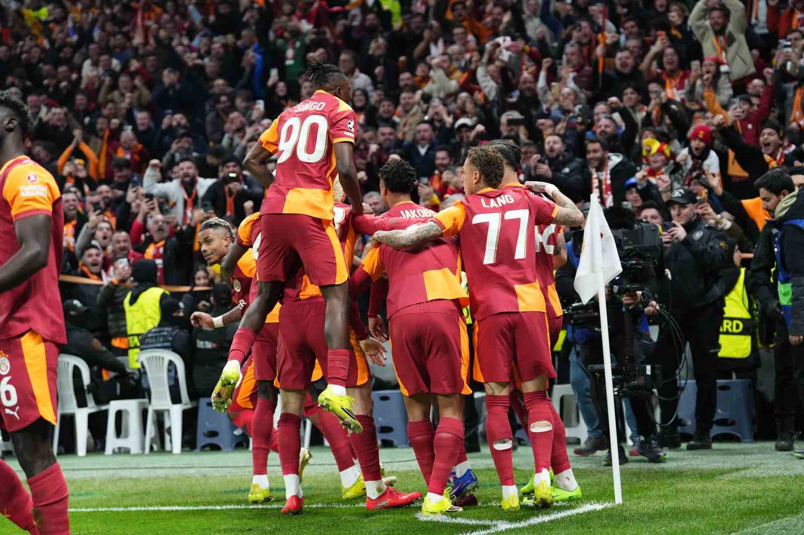 uefa sampiyonlar ligi galatasaray 1 liverpool 0 mac devam ediyor 39 iEnsLMgm