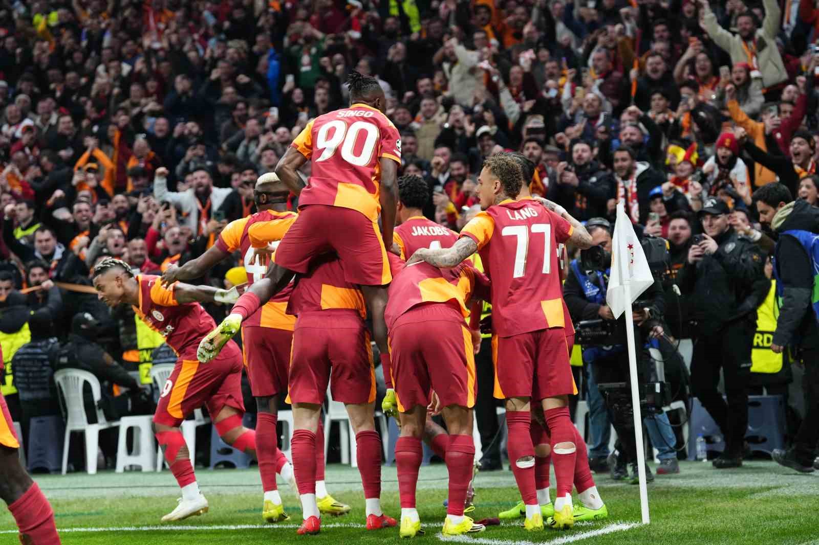 uefa sampiyonlar ligi galatasaray 1 liverpool 0 mac devam ediyor 40 iYv7lNwO