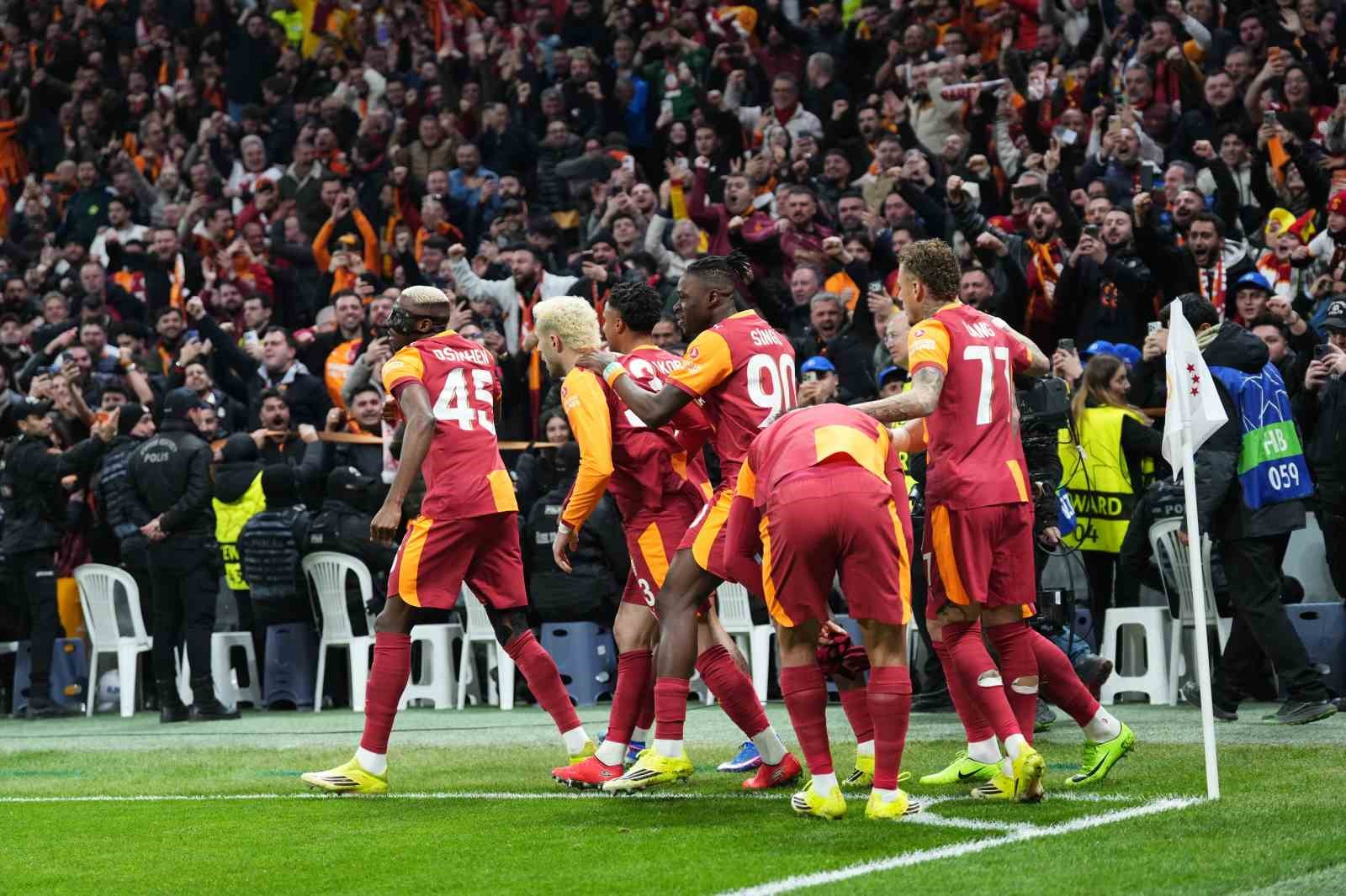 uefa sampiyonlar ligi galatasaray 1 liverpool 0 mac devam ediyor 41 WnrHWPWe