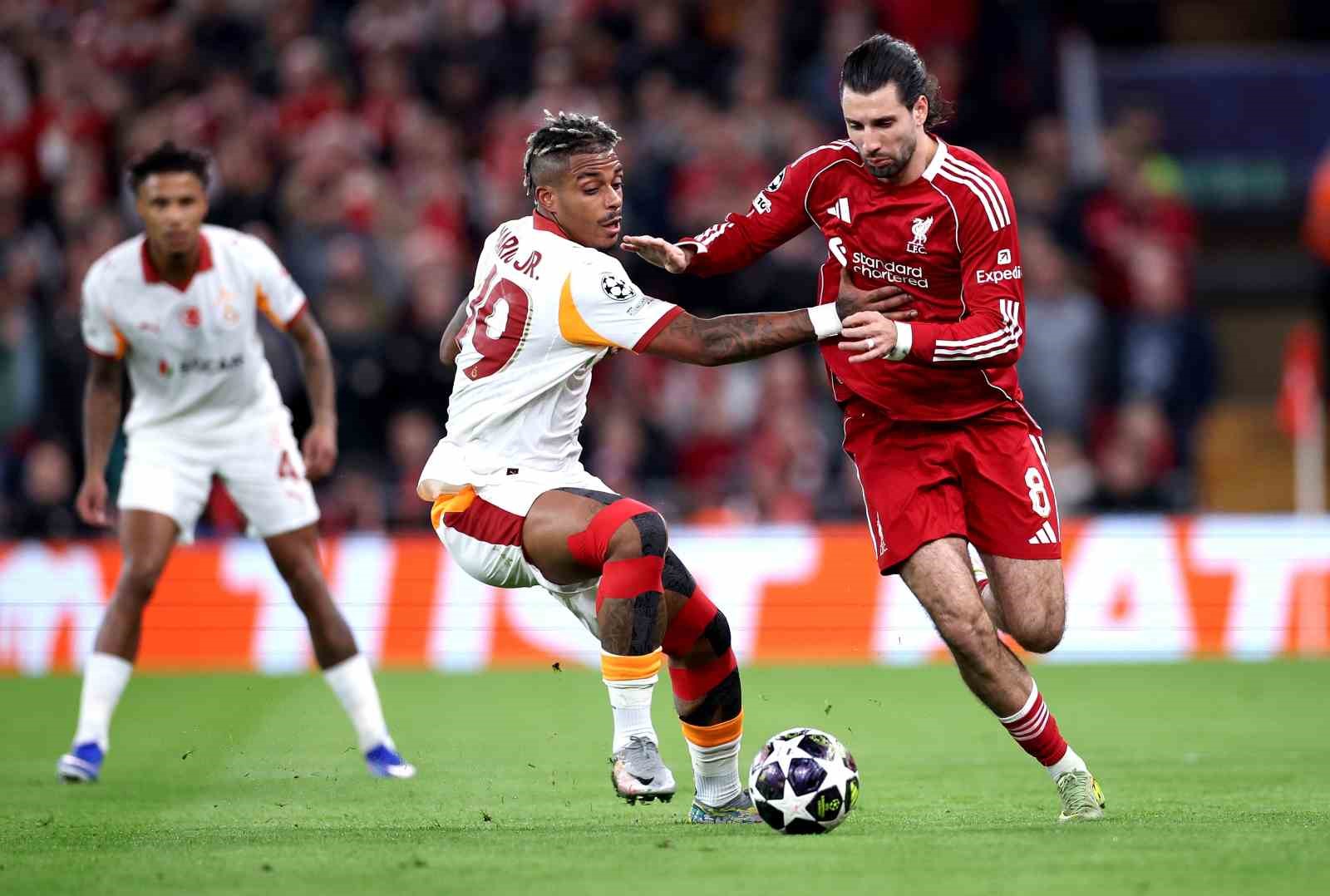 uefa sampiyonlar ligi liverpool 1 galatasaray 0 ilk yari 10