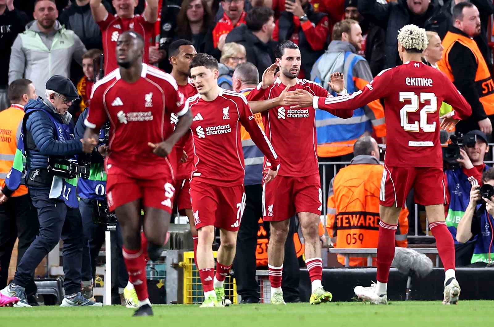 uefa sampiyonlar ligi liverpool 1 galatasaray 0 ilk yari 17 WPQr58J1