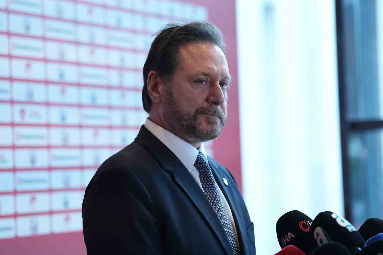 ugur fora kupaya talip bir takim olarak karsiniza kim cikarsa yenmeniz gerekiyor 3 Pj2AB61f