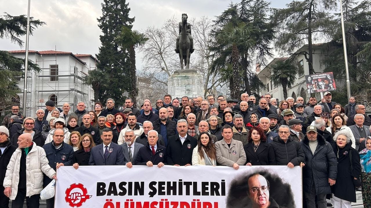 ugur mumcu icin bursada sevgi yuruyusu 3 p3jHzXLZ
