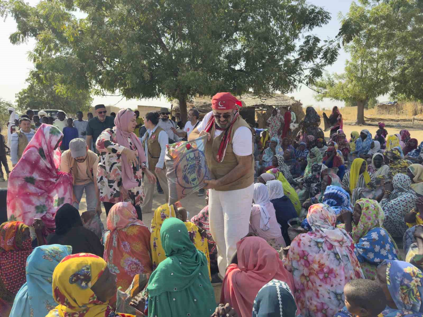 UKABDER’den Afrika Çad’da iyilik seferberliği: Binlerce paket erzak, on binlerce ekmek ihtiyaç sahiplerine ulaştı 5 ukabderden afrika cadda iyilik seferberligi binlerce paket erzak on binlerce ekmek ihtiyac sahiplerine ulasti E1MIFfgB