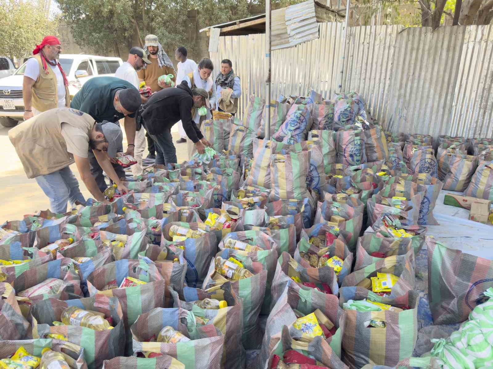 UKABDER’den Afrika Çad’da iyilik seferberliği: Binlerce paket erzak, on binlerce ekmek ihtiyaç sahiplerine ulaştı 7 ukabderden afrika cadda iyilik seferberligi binlerce paket erzak on binlerce ekmek ihtiyac sahiplerine ulasti kt6gg9Yr