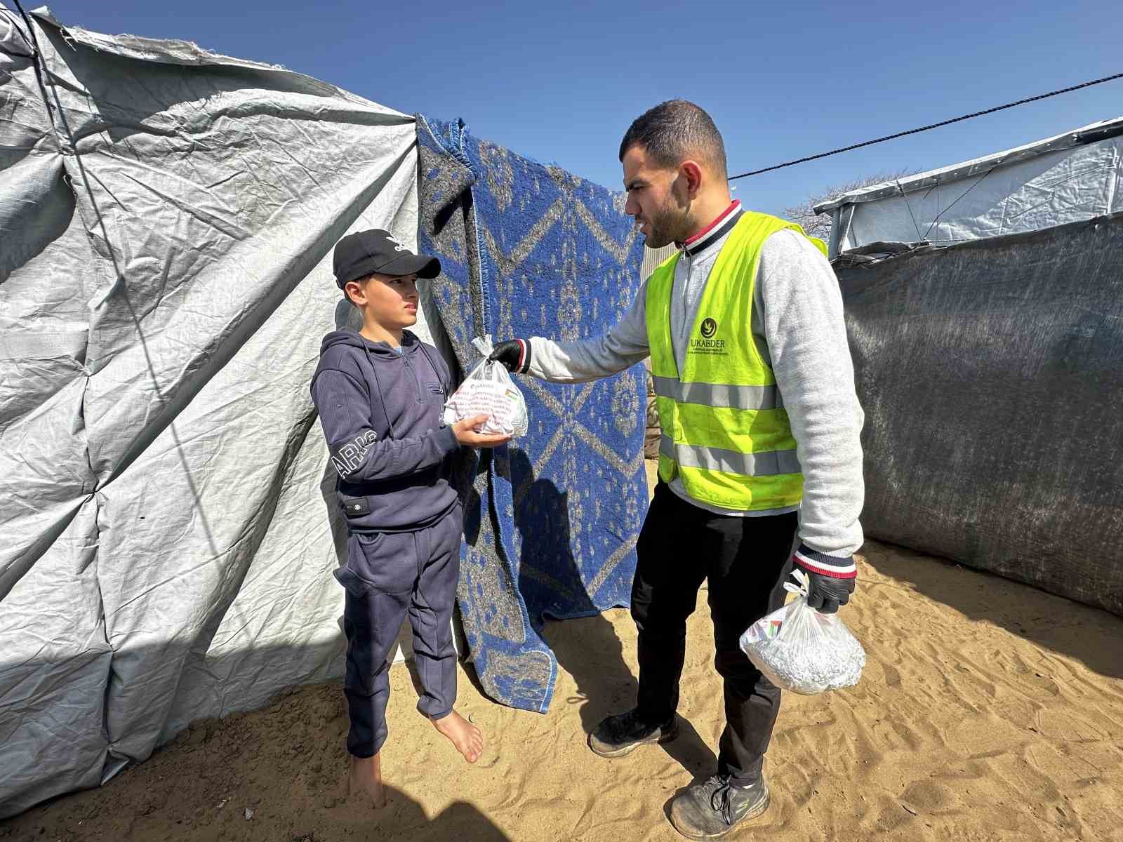 ukabderden ramazan boyunca 200 bini askin kisiye iftar yemegi 3 duKlZMKc