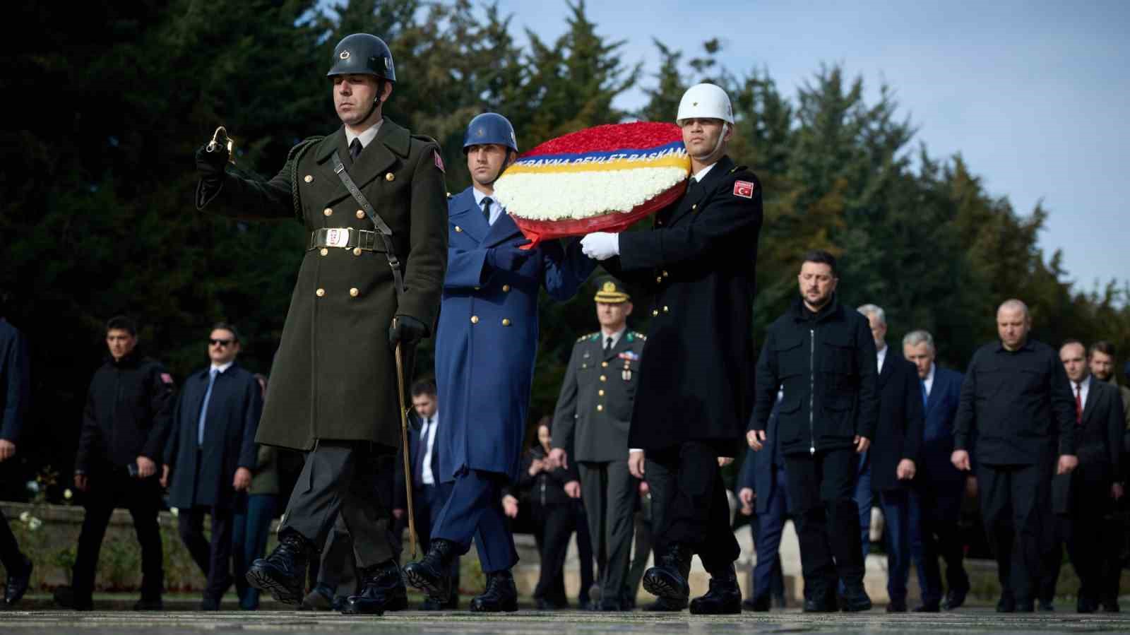 ukrayna devlet baskani zelenskiy anitkabirde 3 NStT3pWd