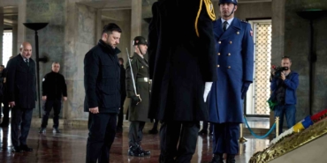 ukrayna-devlet-baskani-zelenskiy-anitkabirde-8x6j1pP4.jpg