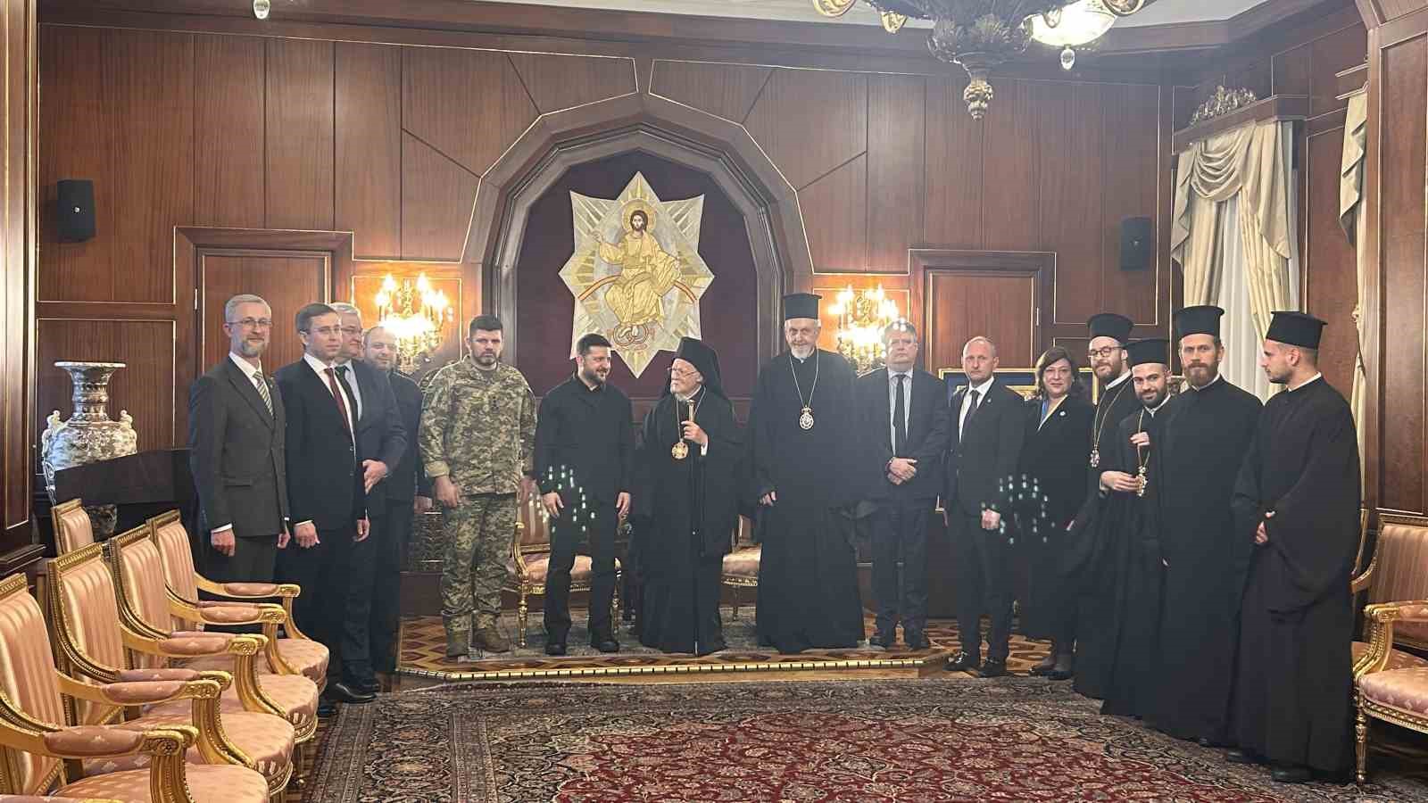 ukrayna devlet baskani zelenskiy fener rum patrigi bartholomeos ile gorustu 0 irtjKPAY