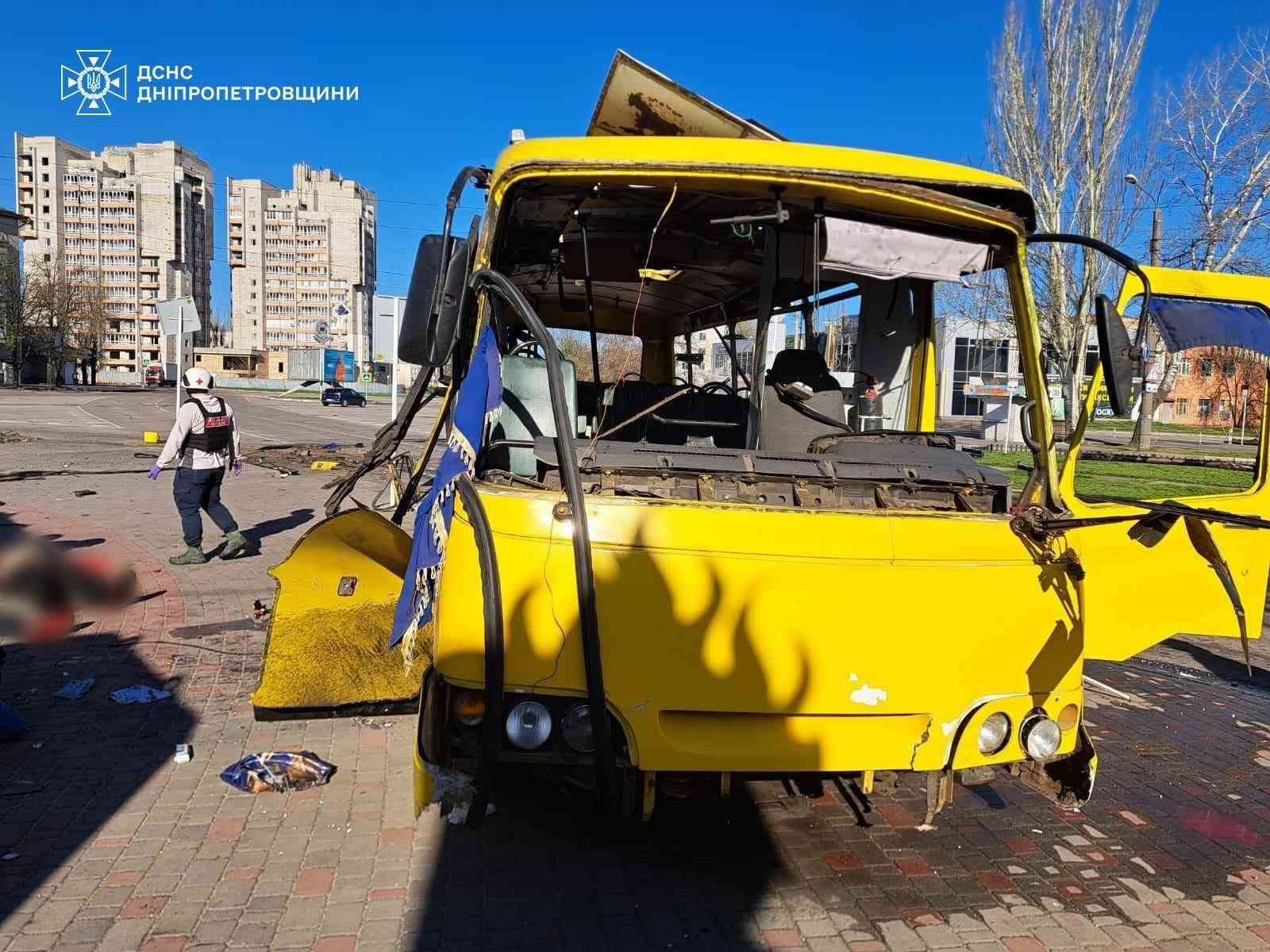 ukraynada otobuse ihali saldiri 3 olu 12 yarali 8 UpfK6qIb
