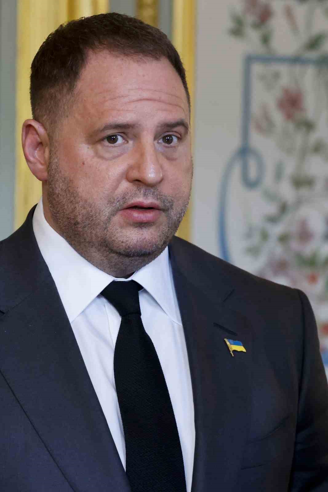 ukraynada yolsuzluk operasyonu zelenskiye en yakin ismin evi arandi 2 wyryAQa6