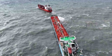 ulastirma-ve-alt-yapi-bakanligindan-istanbulda-birbirine-temas-eden-2-tanker-gemi-aciklamasi-mfD7TWu8.jpg