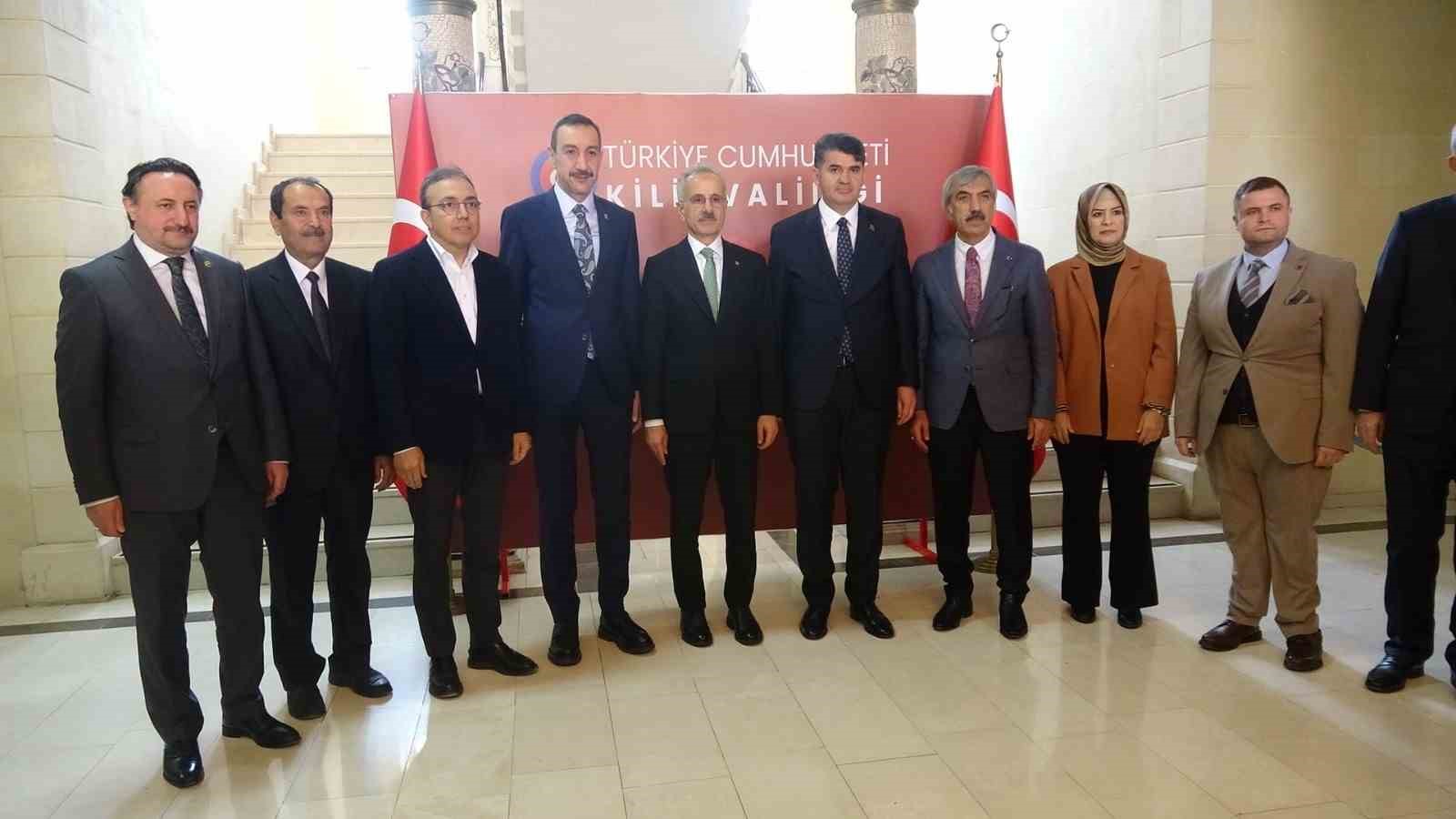 ulastirma ve altyapi bakani abdulkadir uraloglu kiliste 4 nkKfiRTB
