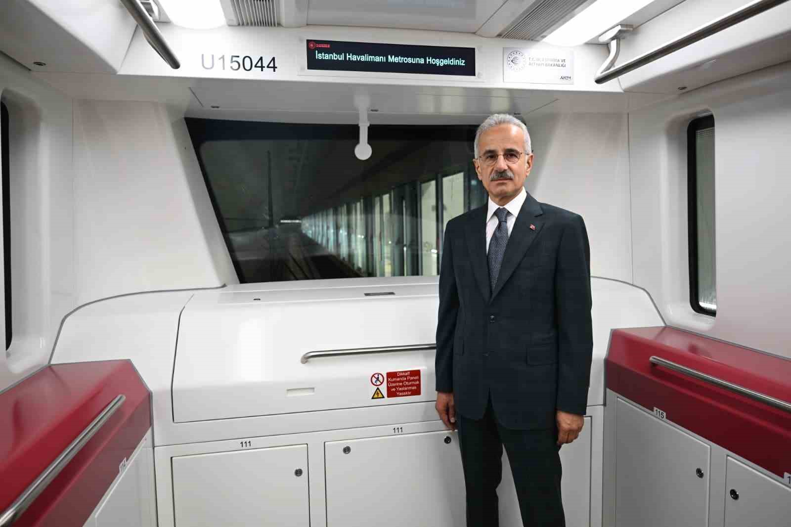 Ulaştırma ve Altyapı Bakanı Uraloğlu: "120 kilometre hıza ulaşan bir raylı metro hattından bahsediyoruz" 4 ulastirma ve altyapi bakani uraloglu 120 kilometre hiza ulasan bir rayli metro hattindan bahsediyoruz 1Uyn1jgp