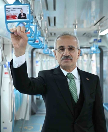 ulastirma-ve-altyapi-bakani-uraloglu-marmaray-12-yilda-1-milyar-430-milyon-yolcuya-hizmet-KdVm3q8S.jpg