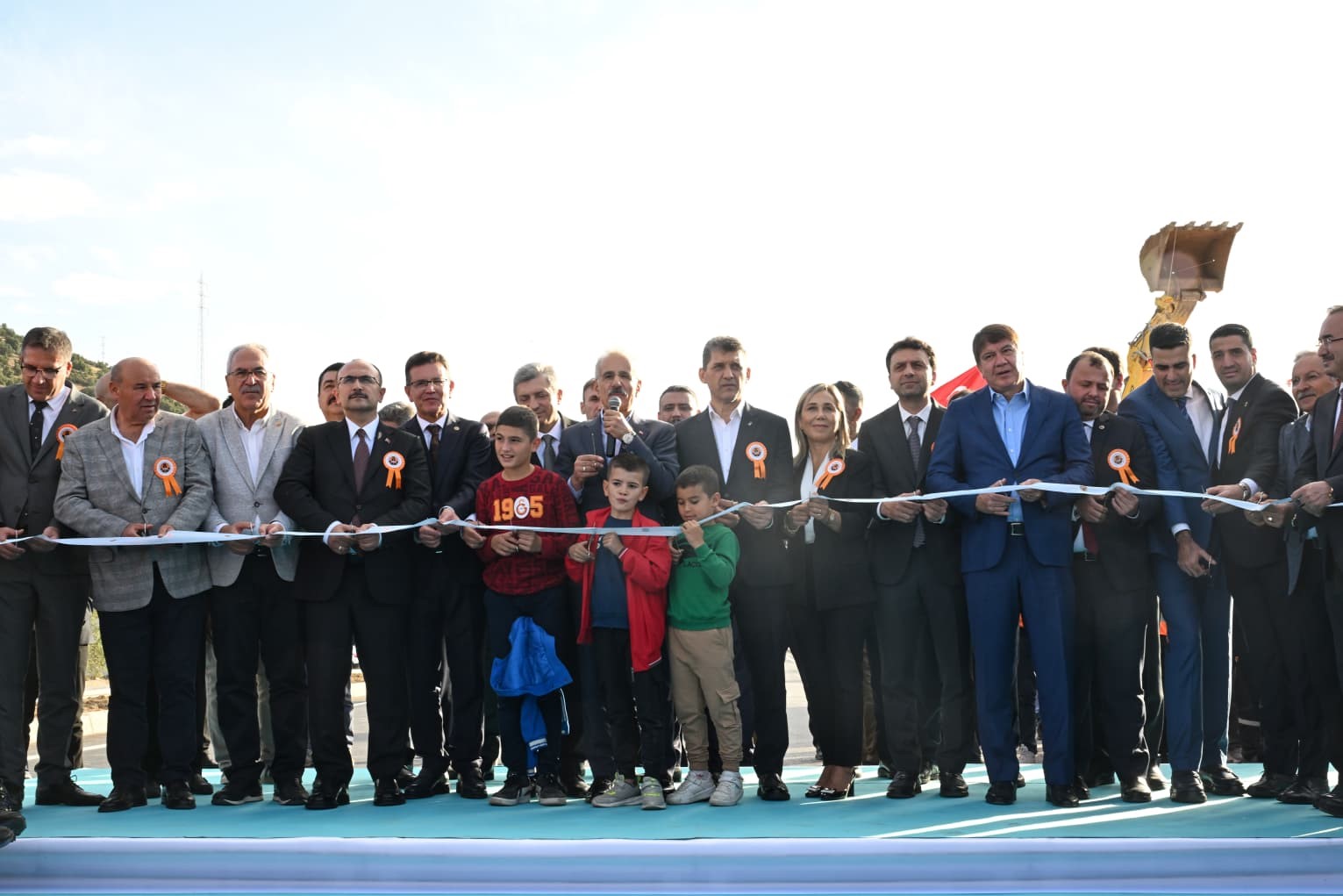 ulastirma ve altyapi bakani uraloglu tarim ticaret ve turizme can suyu olacak 8 aaKNIm4l