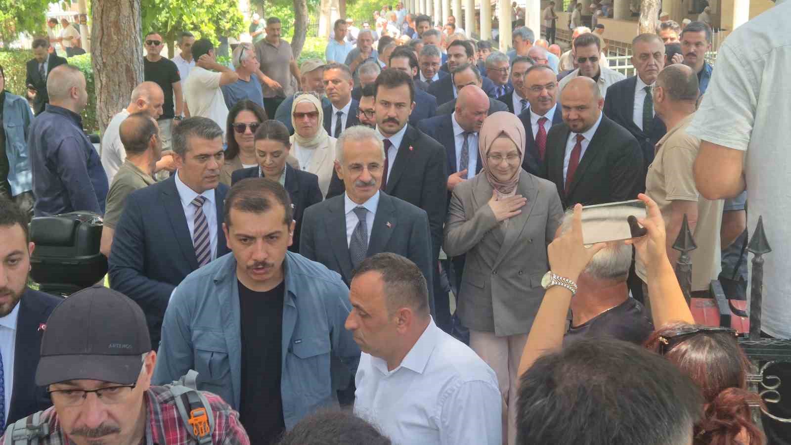 Ulaştırma ve Altyapı Bakanı Uraloğlu Tekirdağ’da koordinasyon toplantısına katıldı 4 ulastirma ve altyapi bakani uraloglu tekirdagda koordinasyon toplantisina katildi 0 ITWmKB9T