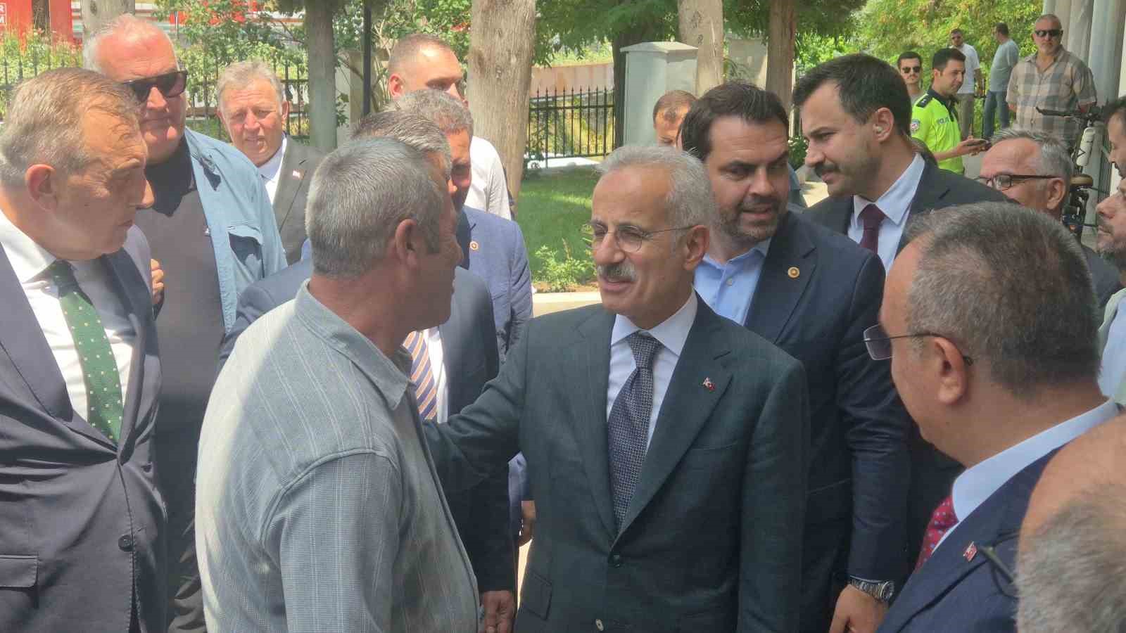 Ulaştırma ve Altyapı Bakanı Uraloğlu Tekirdağ’da koordinasyon toplantısına katıldı 5 ulastirma ve altyapi bakani uraloglu tekirdagda koordinasyon toplantisina katildi 1 HAfVIjej
