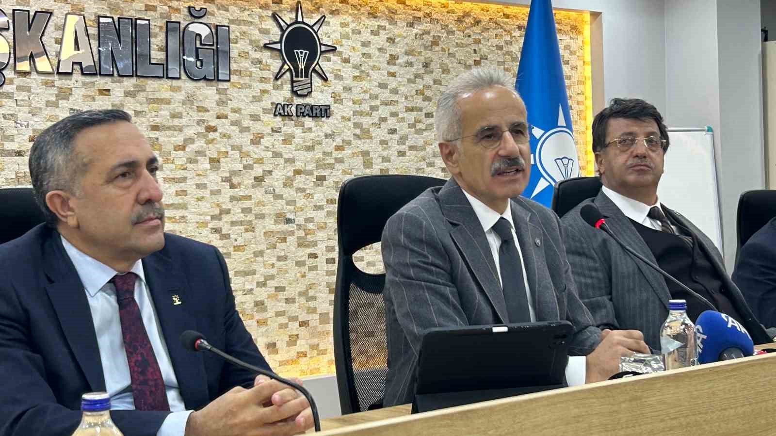 ulastirma ve altyapi bakani uraloglu vana geldi 1 BZNING4W