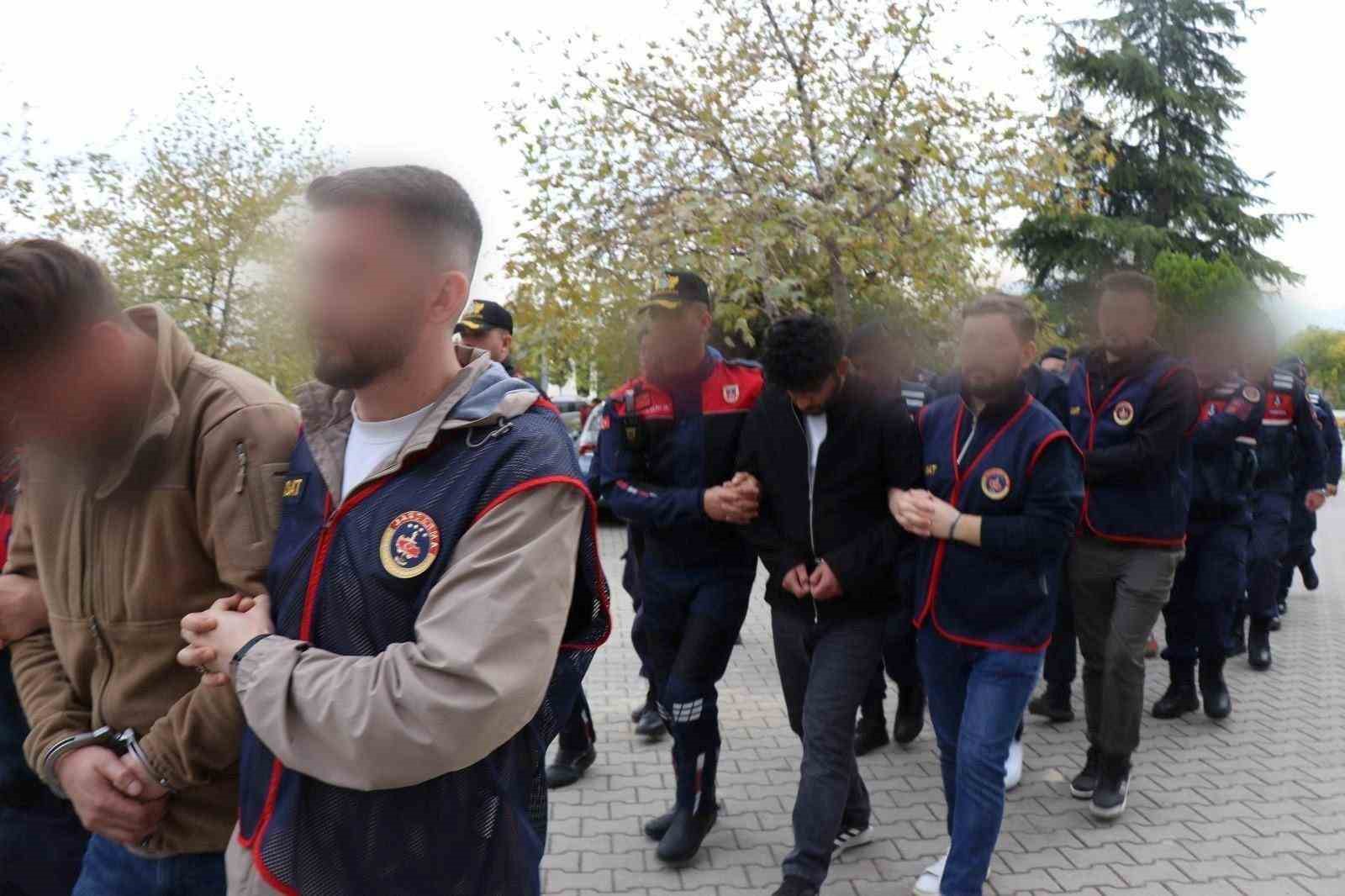 ulke genelinde 150 milyonluk hirsizlik yapan kasa fareleri operasyonlarla yakalandi 2 jIQnUynW