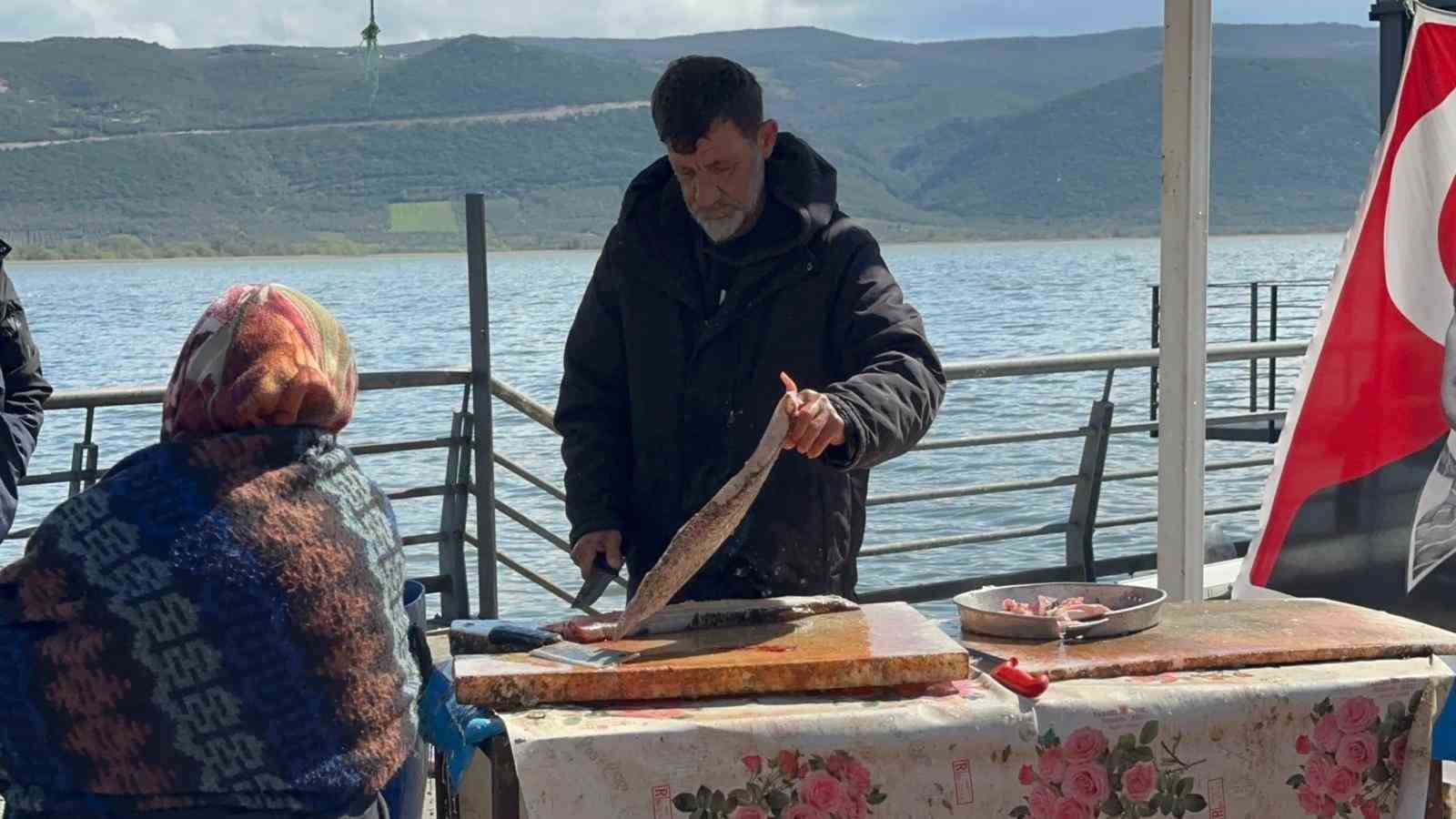 ulubat golunde su cok olunca yakalanamayan turna sezonu pahali acildi 0