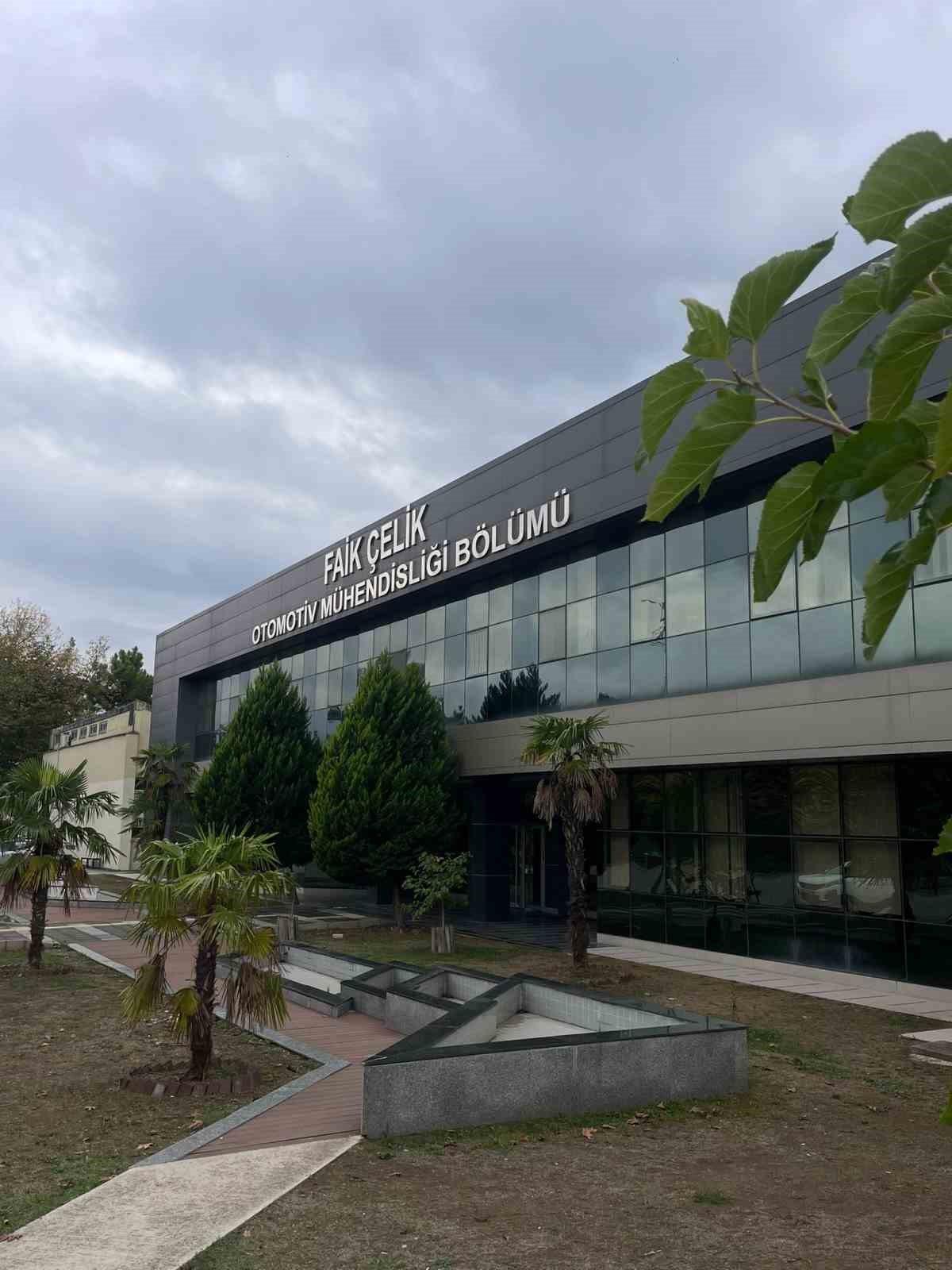 uludag universitesi ilk elektrikli formula aracini ottosem zirvesinde tanitacak 3 kD4FcrNd