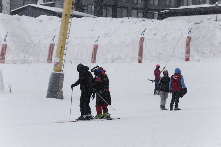 uludagda kar kalinligi 76 santimetreye ulasti pistler doldu tasti 3 PCigThiW