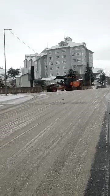 uludagda kar yagisi etkisini surduruyor 4 Tv8euCPA