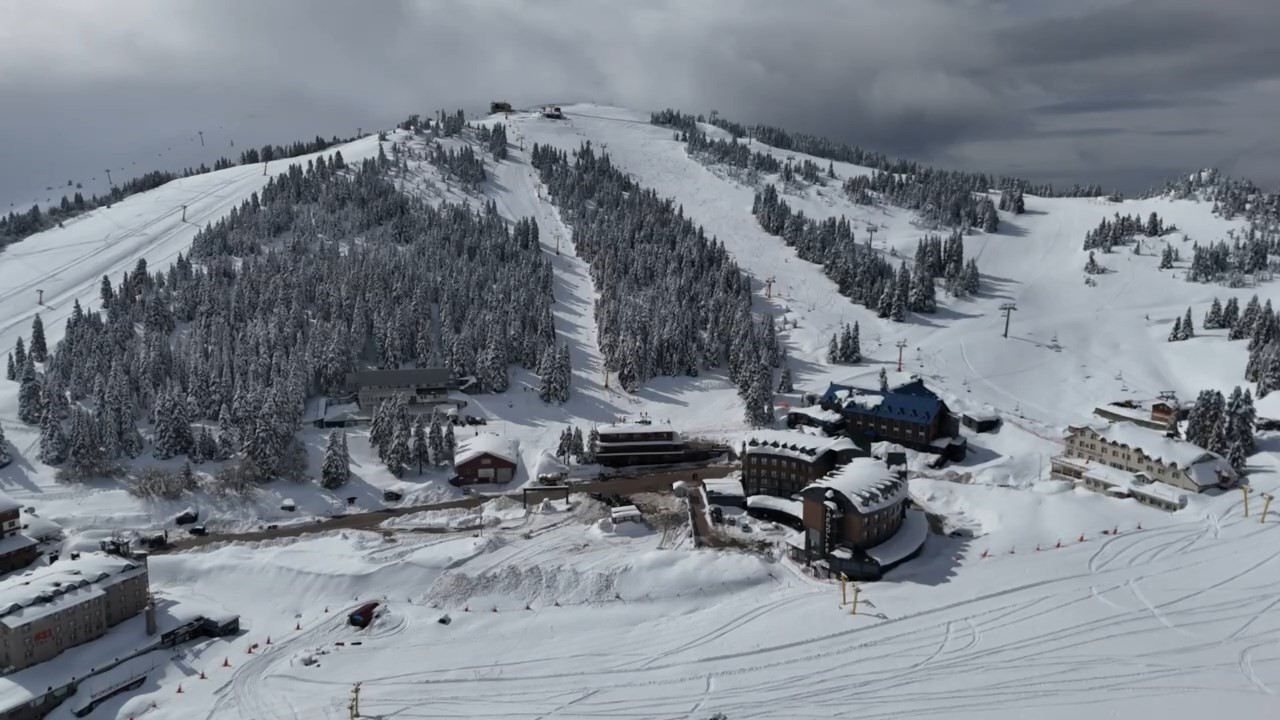 uludagda sezon uzadi nisan ayiyla 2 metre kar var 0 pjtFyiWW