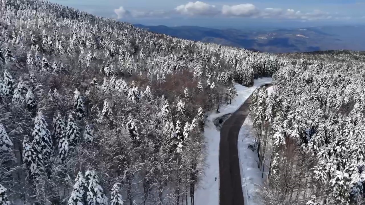 uludagda sezon uzadi nisan ayiyla 2 metre kar var 4 2QdwJHmq