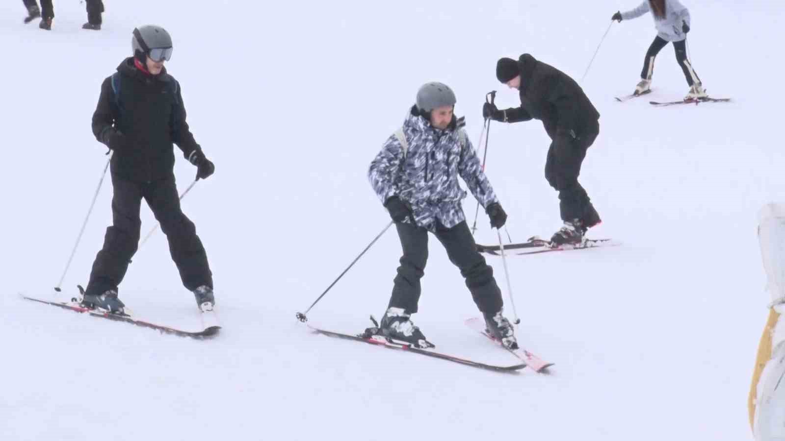 uludagda somestir tatilinin son gununde yogunluk suruyor 2 BpVvv6GM