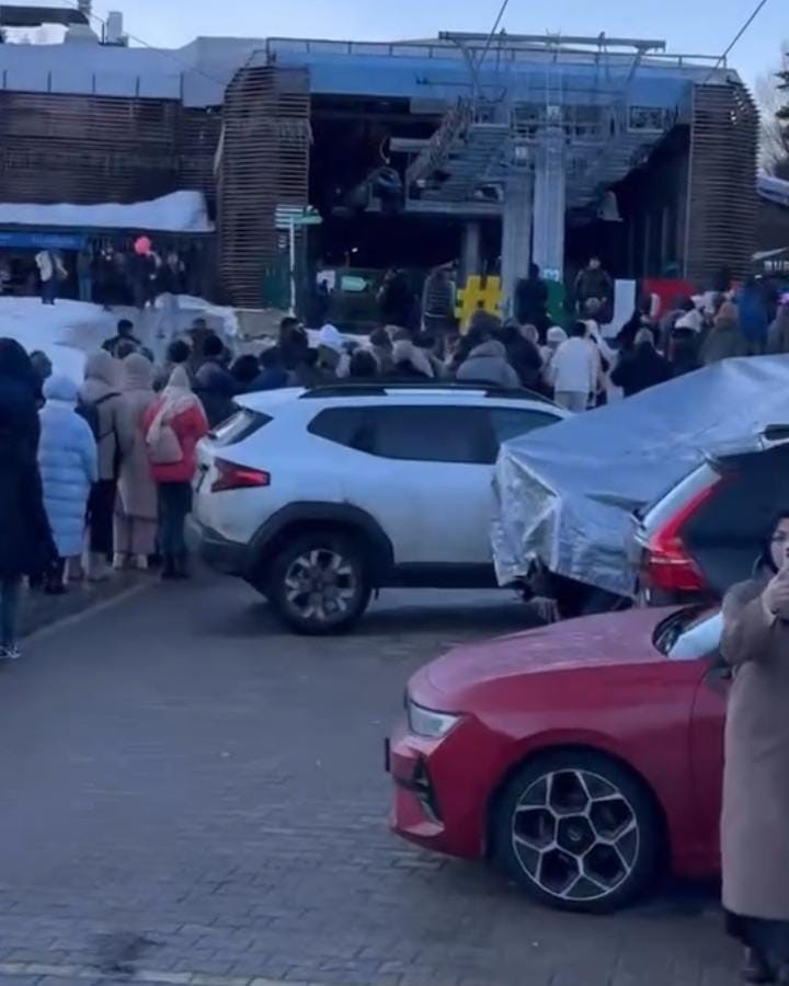 Uludağ’da teleferik kuyruğu metrelerce uzadı 4 uludagda teleferik kuyrugu metrelerce uzadi 0